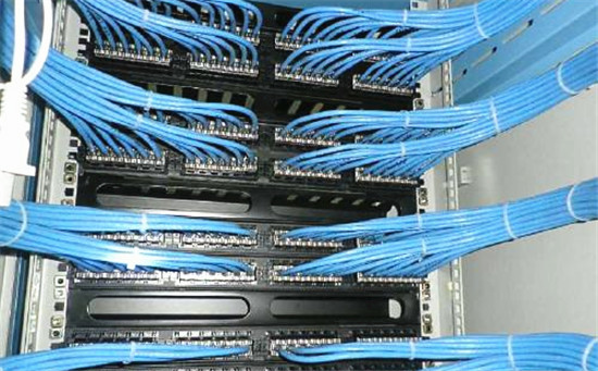 千萬不要因?yàn)榈蛢r而忽視了網(wǎng)絡(luò)綜合布線的工程質(zhì)量
